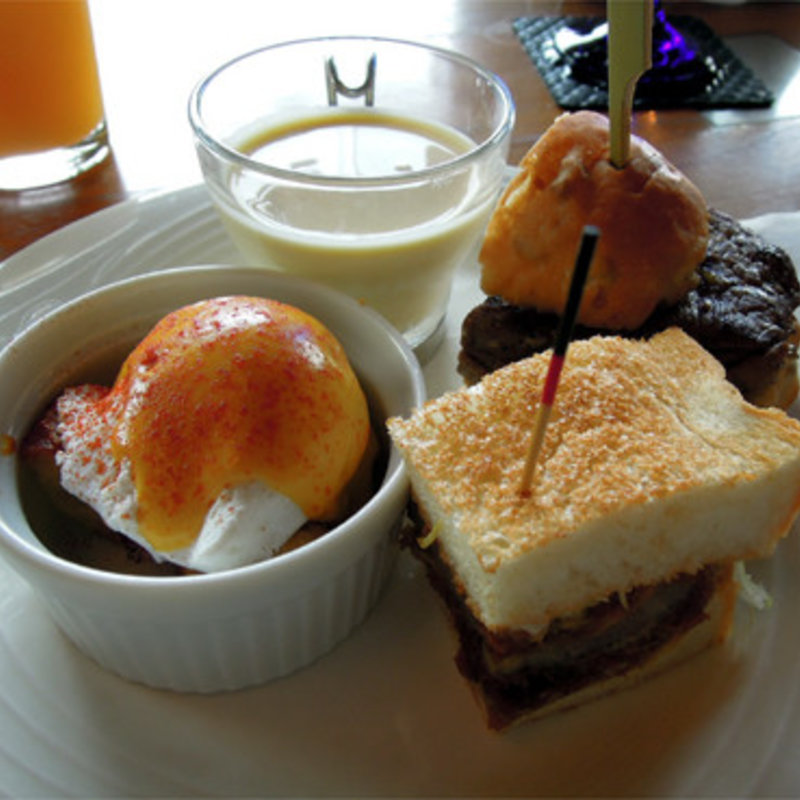 サンドウィッチ&スイーツビュッフェ(ガーデンラウンジ)