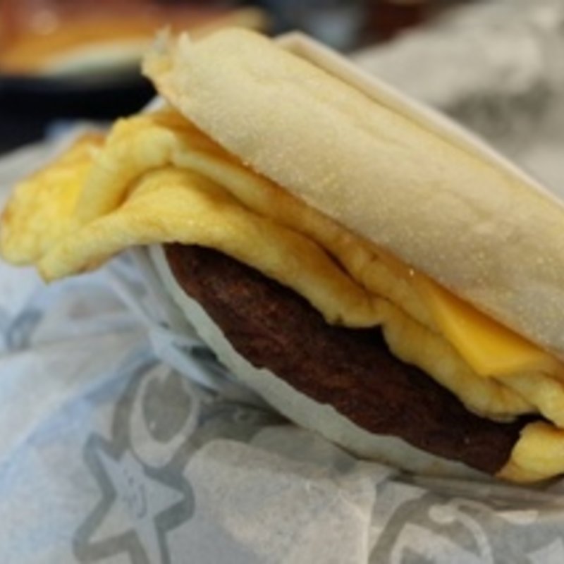 ソーセージエッグチーズマフィン(カールスジュニア秋葉原中央通りレストラン)