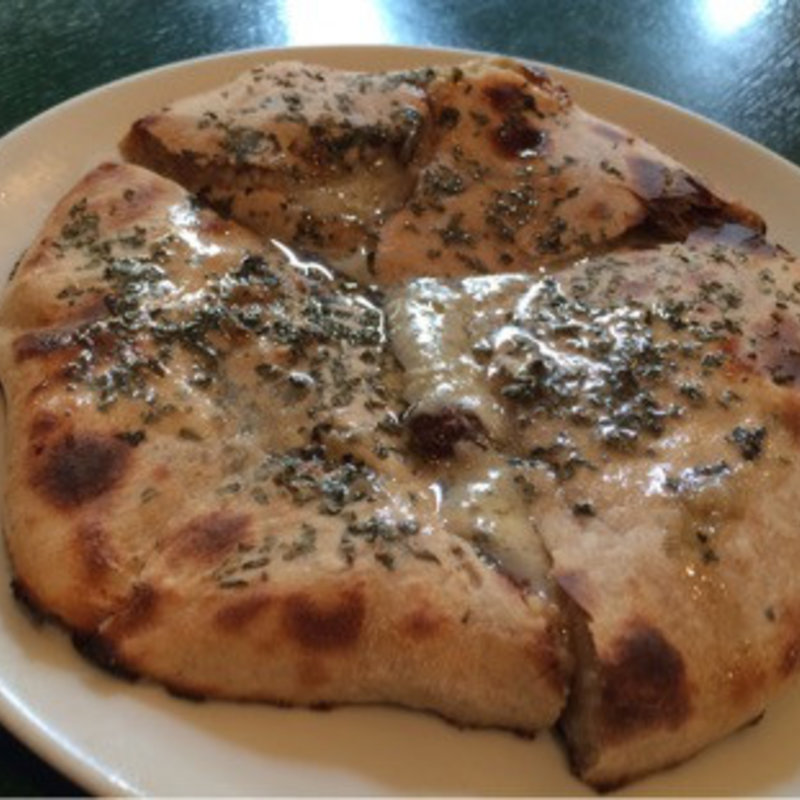 ブルーチーズ、ドライフルーツ、ナッツのクルチャ(カイバル)