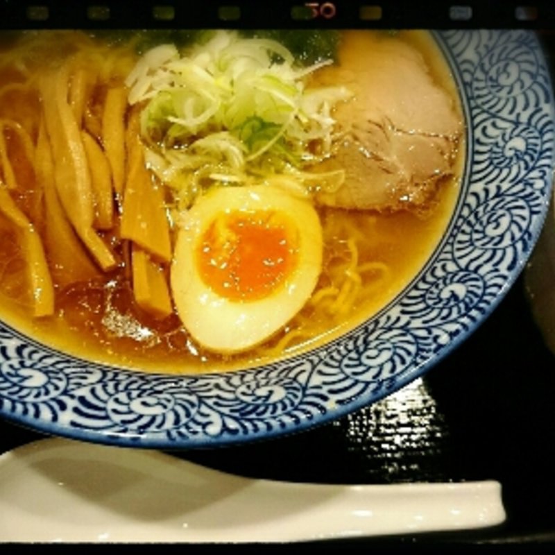 こくしょうゆラーメン(かかし )