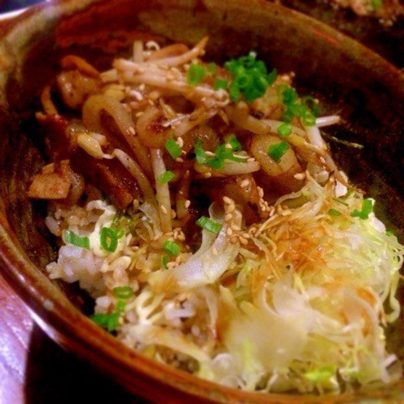 ホルモン丼(かくれがDiNiNG和楽 )