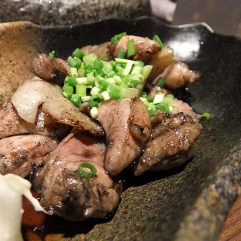 地鶏の炭火焼き(かごんま博多駅東本店)