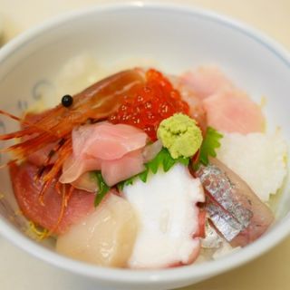 海鮮丼(魚料理 かご平)