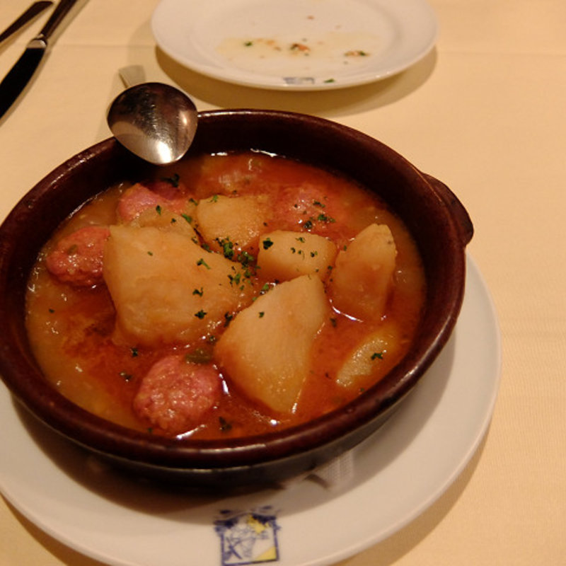 チョリソとポテトの煮込(カサ・デ・フジモリ 関内店)