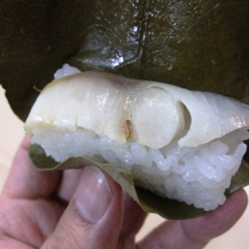 柿の葉ずし・鯖(かじかドライブイン )
