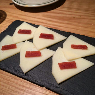 イディアサバルチーズとメンブリージョ(ガストロテカ ビメンディ)