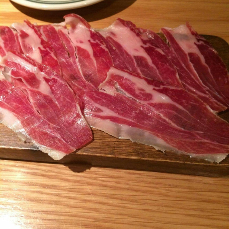 イベリコ豚の生ハム(ガストロテカ ビメンディ)