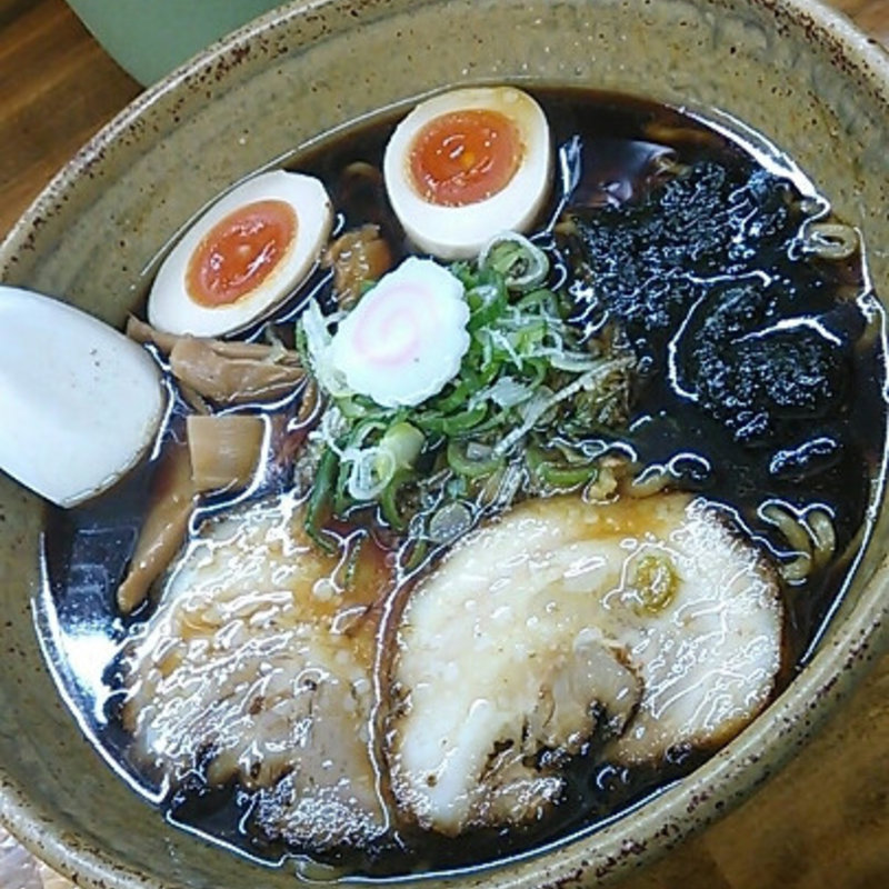 黒 味玉ラーメン(かっちゃん )