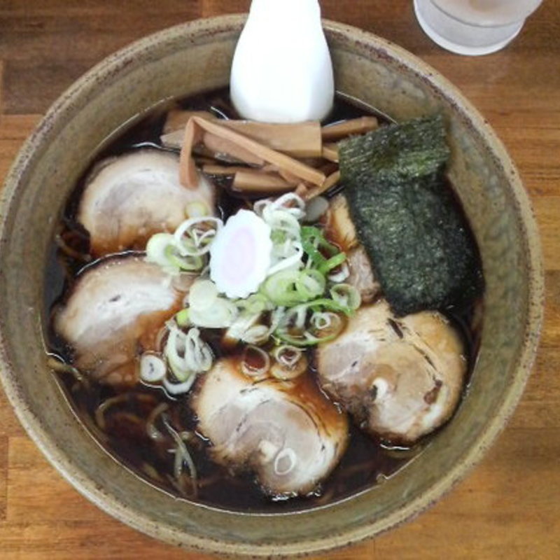 黒・チャーシュー麺（並）(かっちゃん )