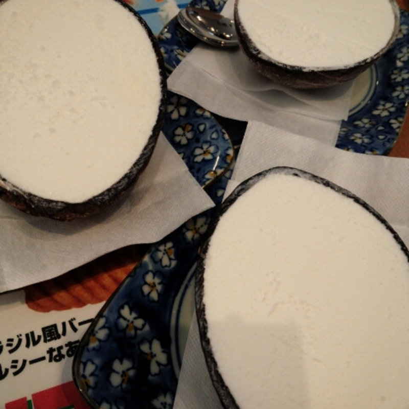 ココナッツのアイスクリーム(カッピン ドゥラード （CAPIM　DOURADO）)