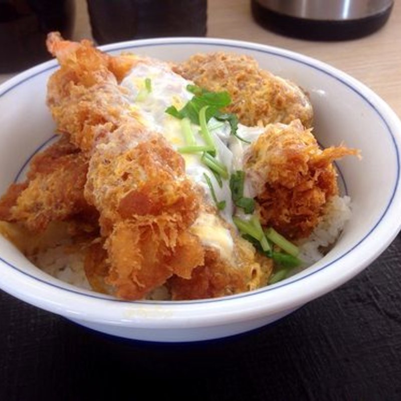 サクサク牡蠣フライの海鮮合い盛り丼(かつや箱崎店)