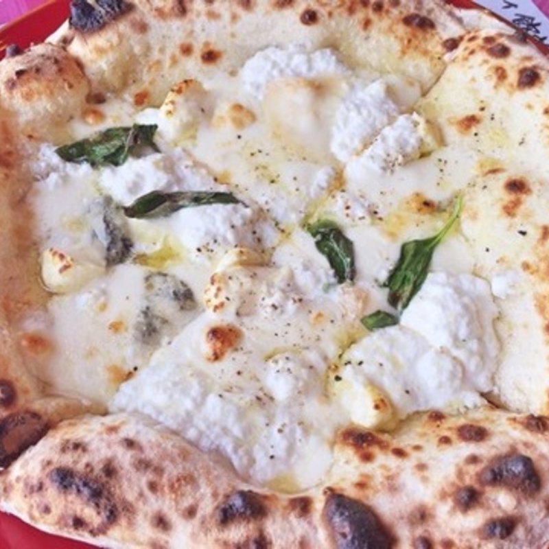 5種のチーズピザ(カトキ )