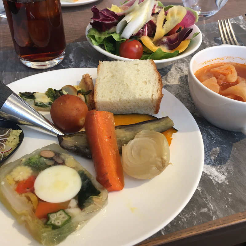 ブッフェの野菜とオードブル(ノーザンキッチン)