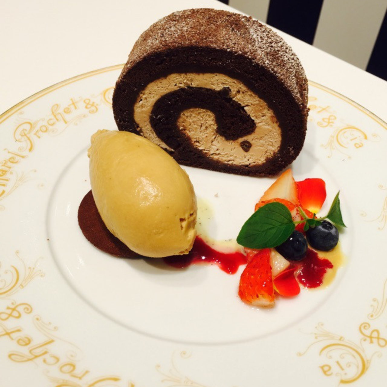 梅田駅周辺で食べられるロールケーキランキング Sarah サラ