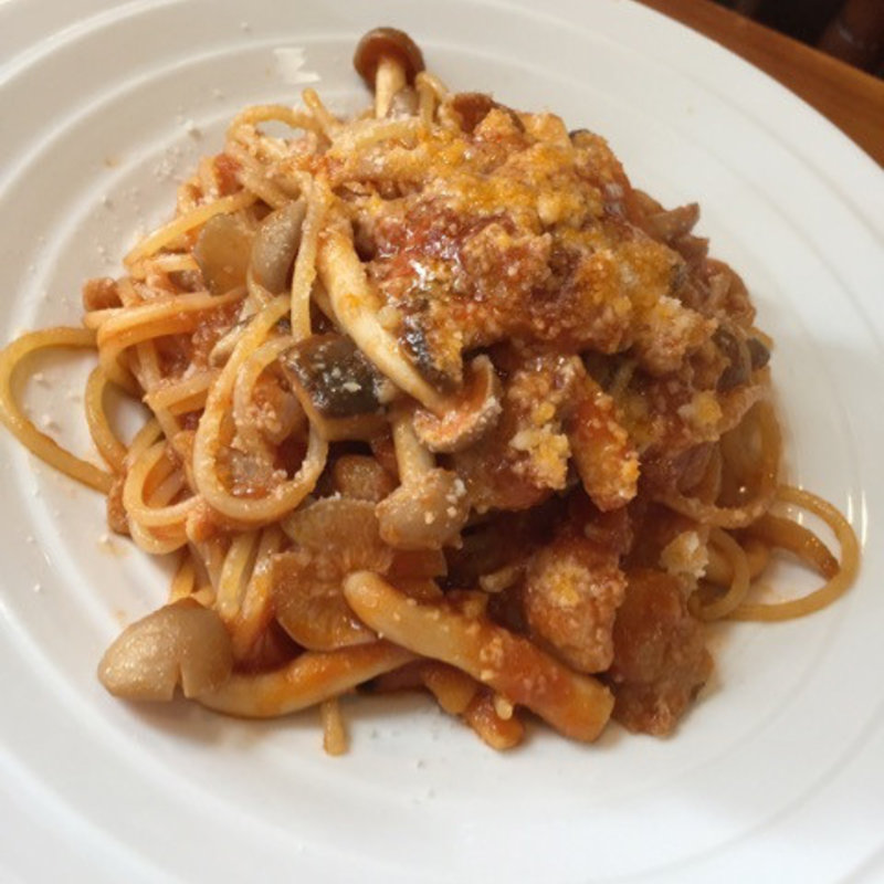 Bランチ 鶏肉とキノコのトマトソースパスタ(カフェ カリーノ)