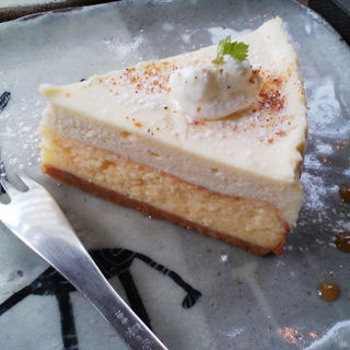 サワークリームのベイクドチーズ(カフェ ケシパール )