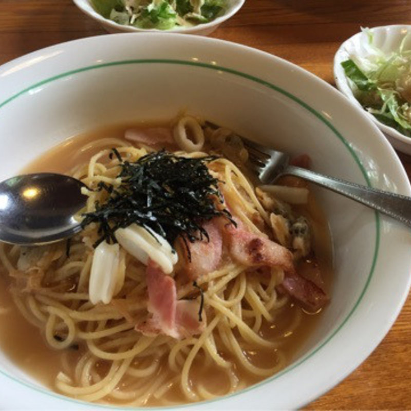 醤油ベースのスープスパゲッティ(カフェ・グース )
