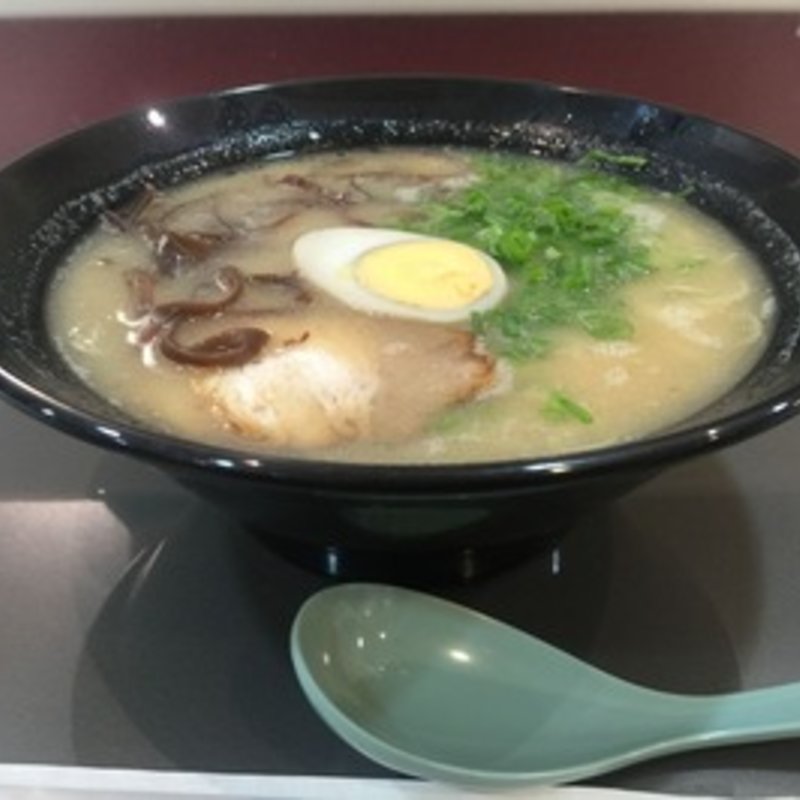 博多豚骨ラーメン(カフェ・ド・タブリエ)