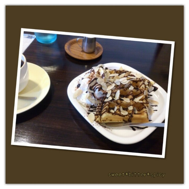 ワッフル(cafe kiaro (カフェキアロ))