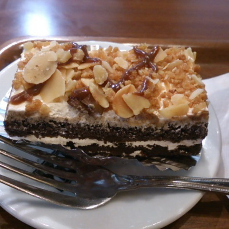 アーモンドアマンド(カフェシャムロック)