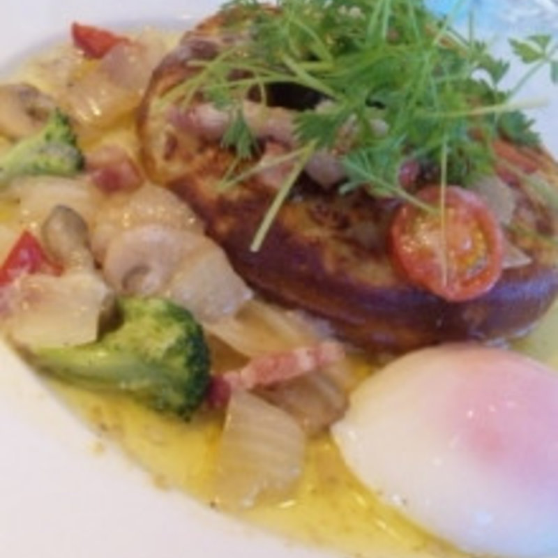 彩り野菜とベーコン、半熟たまごのポテトパンケーキ(カフェナチュレ )