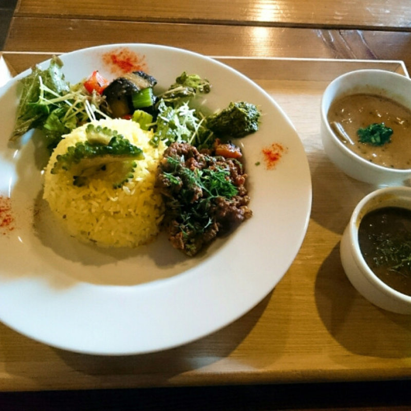 和印折衷ミールス御膳(かもめ食堂 )