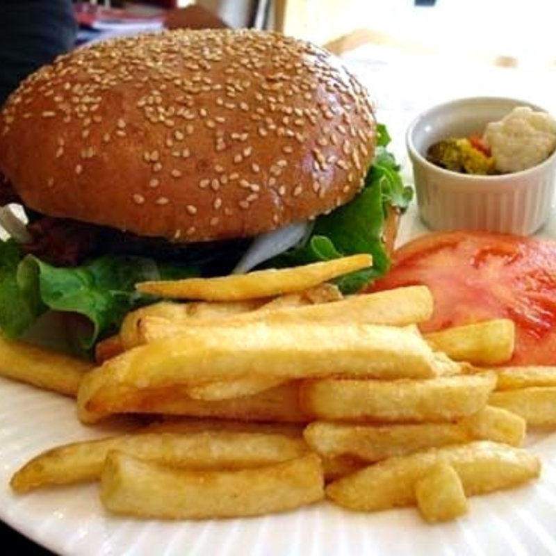 ハンバーガー(ガーデンキッチン「かるめら」)