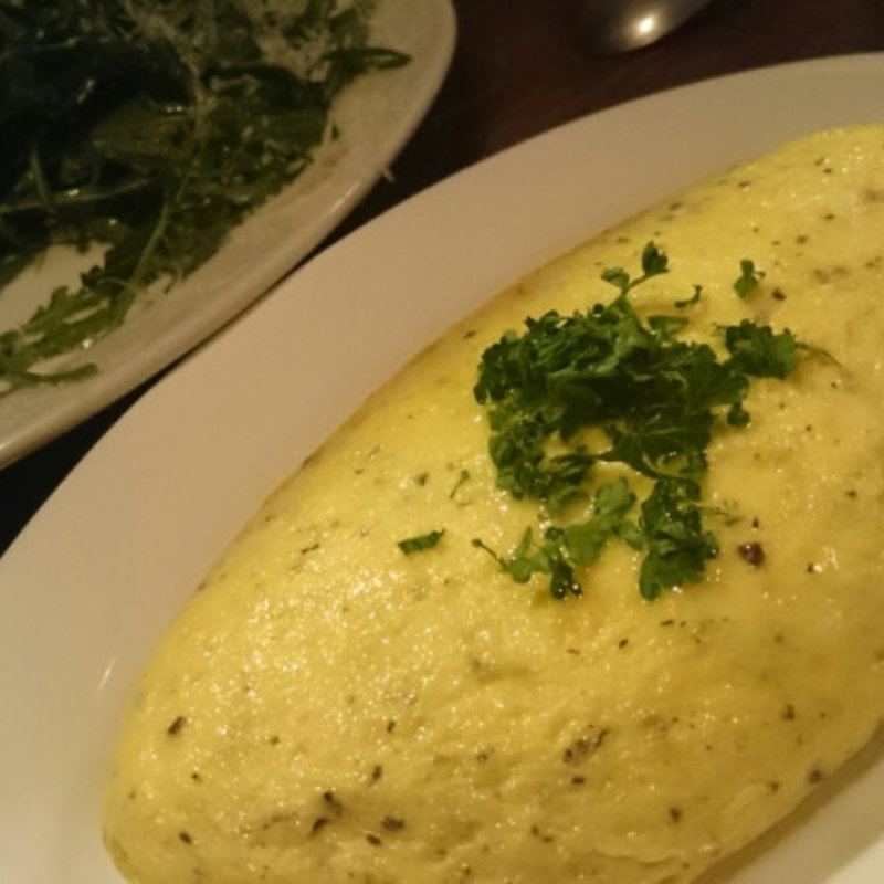 黒トリュフのオムレツ(カレーとワイン ポール （curry et les vins PAUL）)