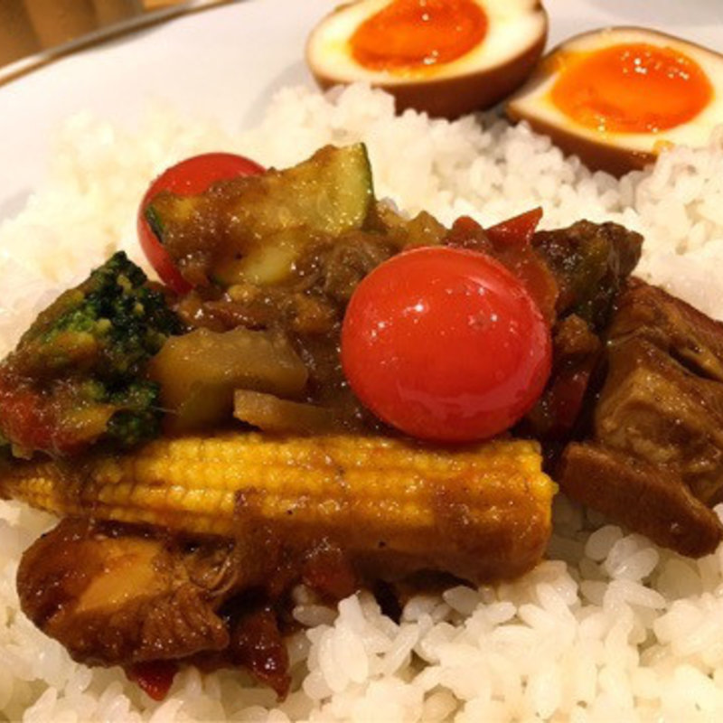 スモークBBQ野菜カレー＆トッピング「味付け半熟卵」(カレーMaster)