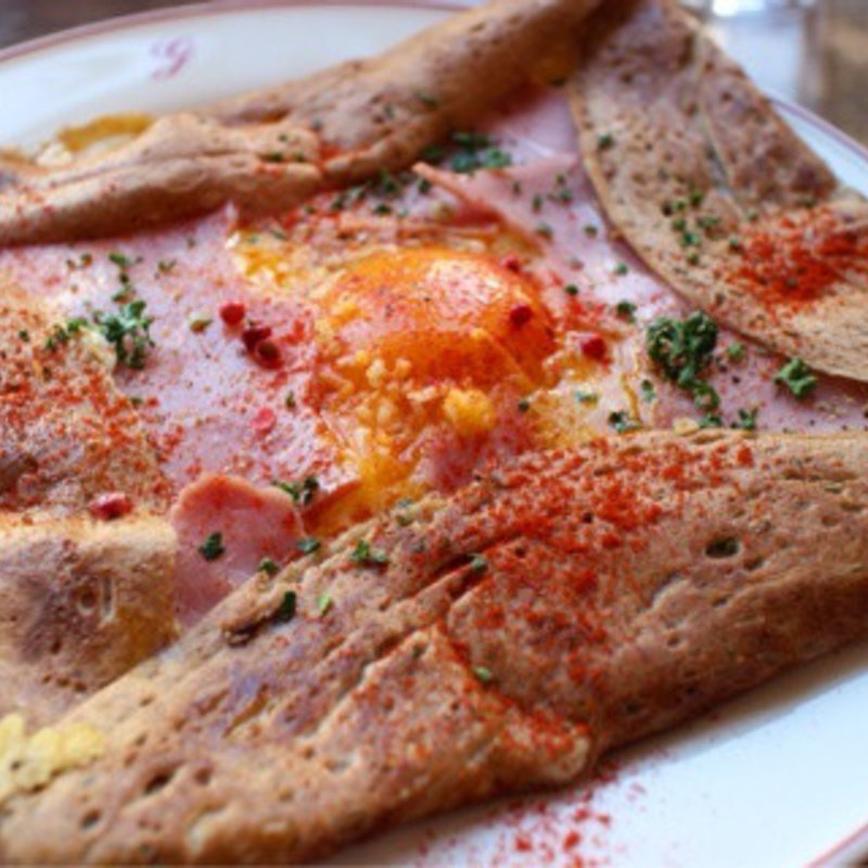 ハム・タマゴ・チーズのそば粉のガレットランチ(ガレットリア)