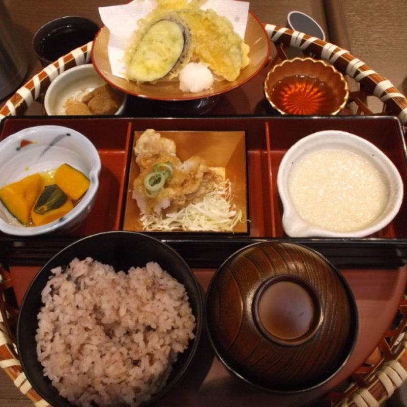 とろろ十穀御膳(かんざし茶屋)