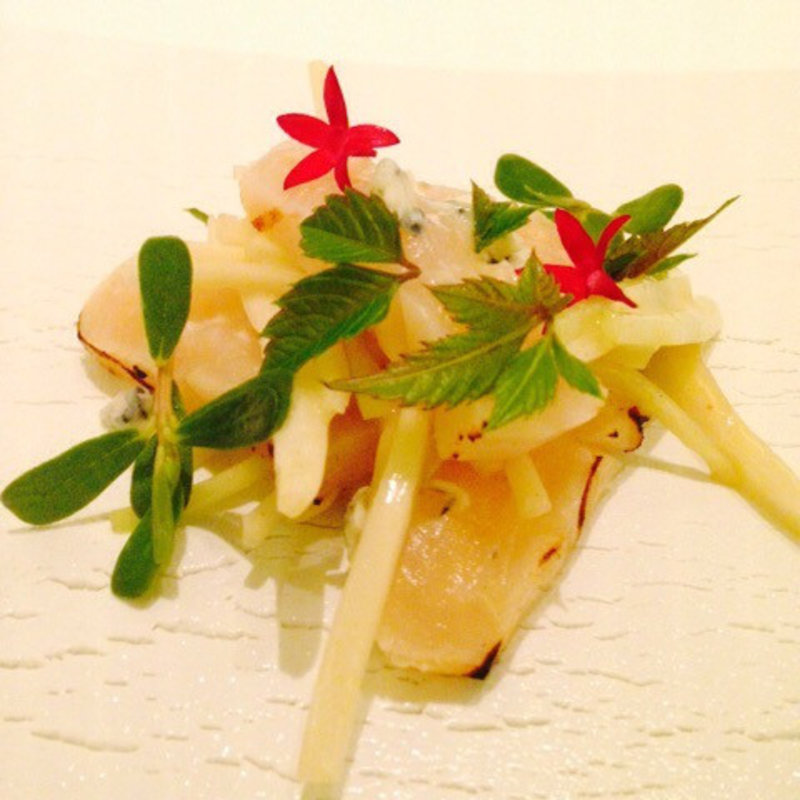 ホタテの前菜(カンテサンス （Quintessence）)