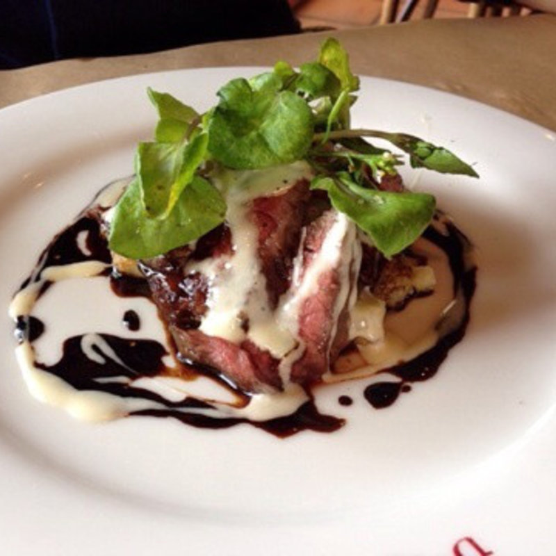 飛騨牛ロース肉のポワレゴルゴンゾーラチーズソース(カンポドォロ・ソレッラ )