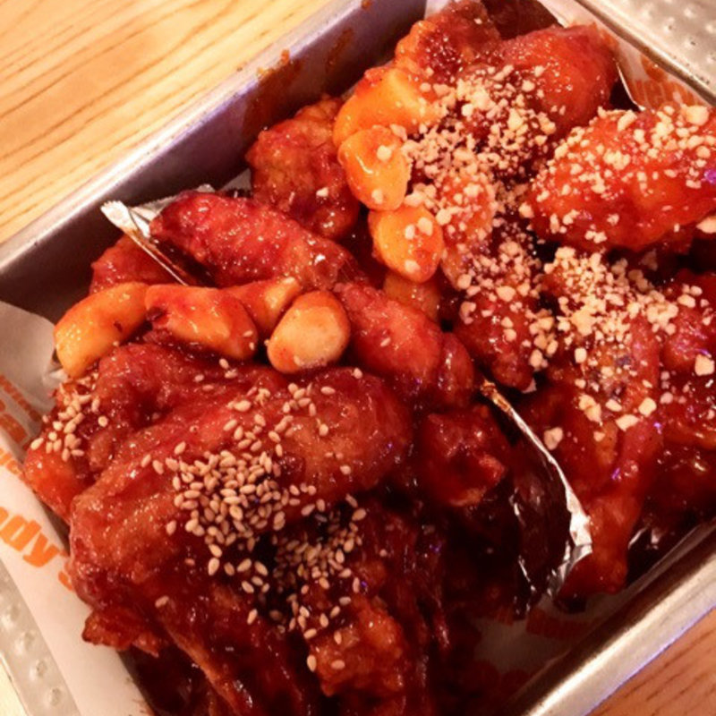 ヤンニョムとハチミツソースのチキン(カンホドンチキン678)