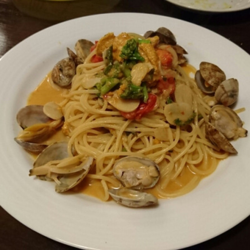 みょうばん無しの雲丹とアサリとフレッシュトマトのアーリオオーリオ(Chiocciola)