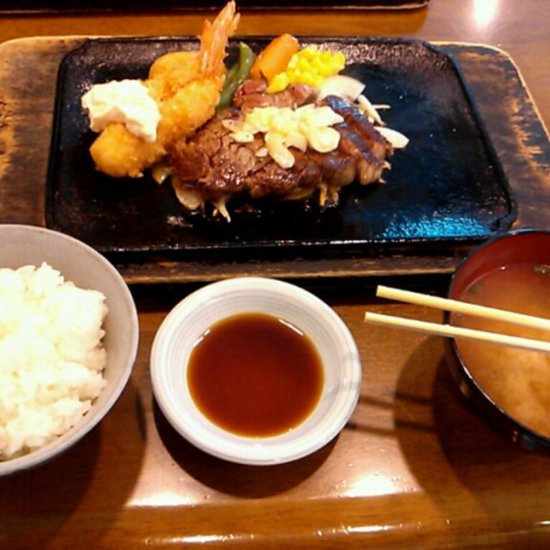 エビフライ&ヘレステーキセット(キッチン 五斗米 今宿店)