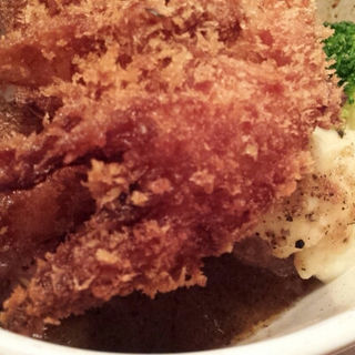 ブラックペッパーバーグ(キッチンツナグ （kitchen tsunagu）)