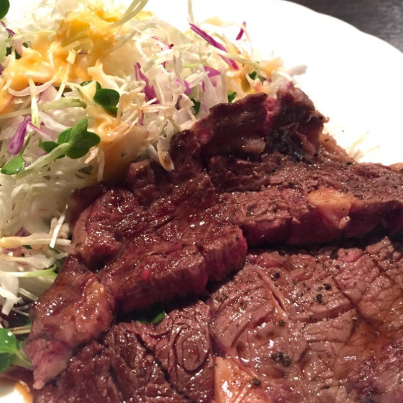 お肉(キャトルラパン （quatre lapin）)