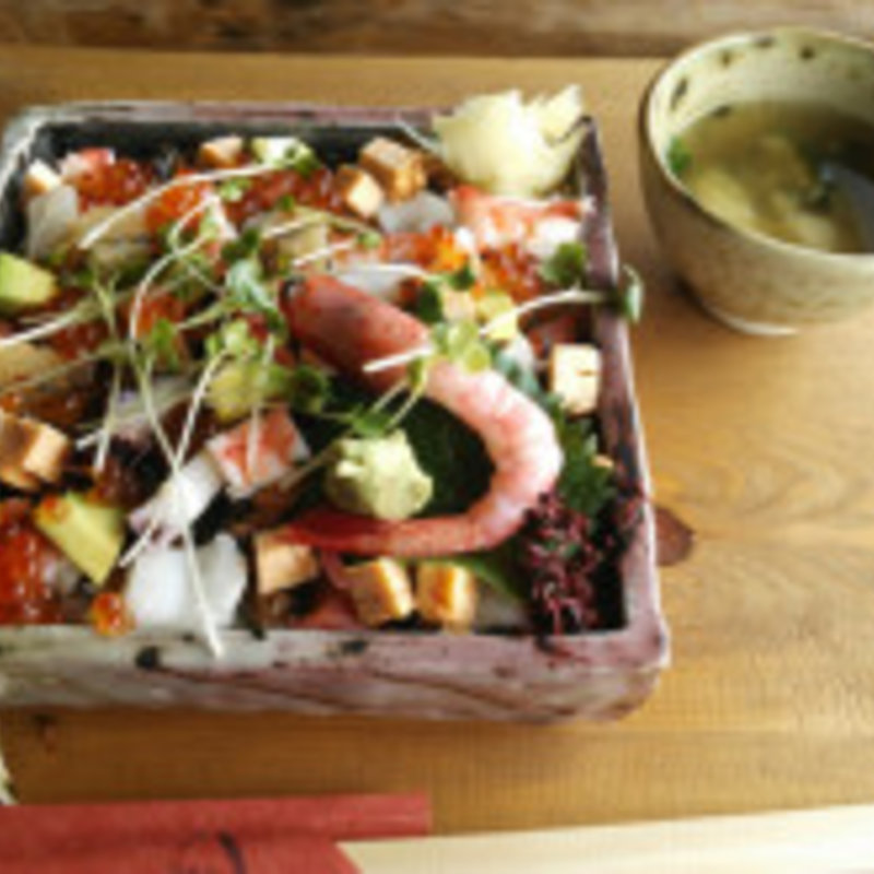 ちらし寿司(ギャラリー 月カフェ )