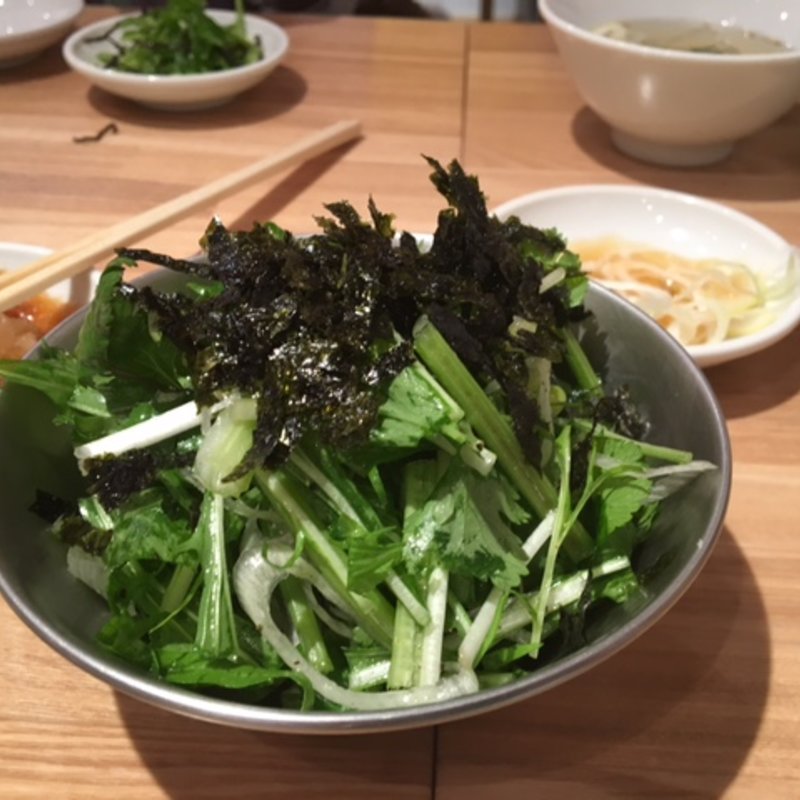 パクチーサラダ(ぎょうざいってん神田本店)