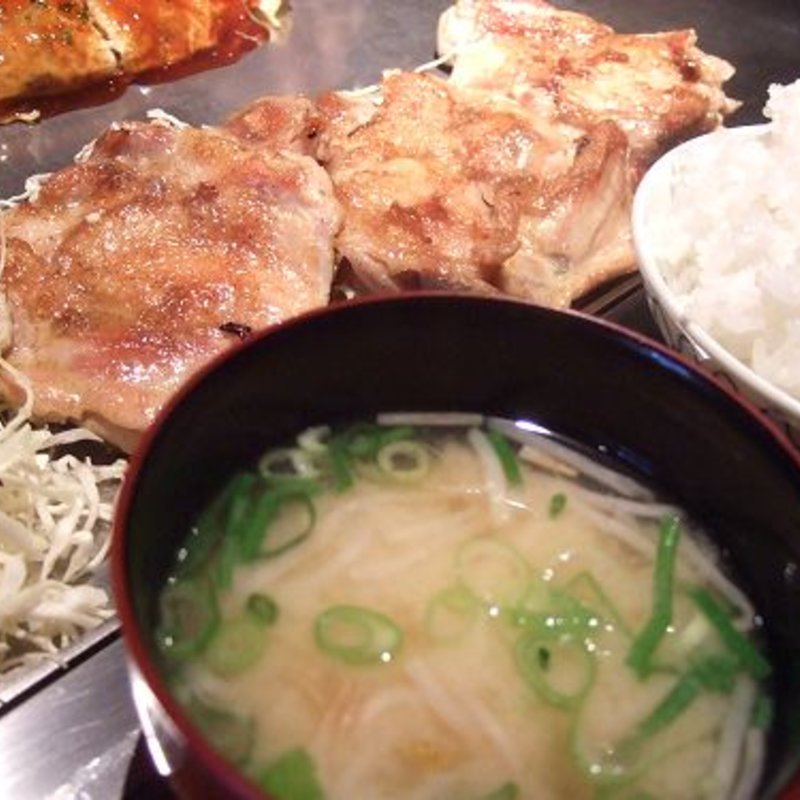 トリプル鉄板チキンステーキランチ(きんさい屋 警固店)