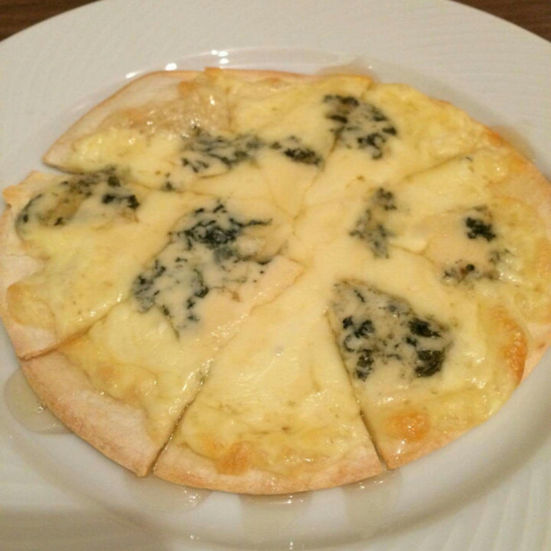 ゴルゴンゾーラとハチミツのピザ(クードクール （coup de coeur）)