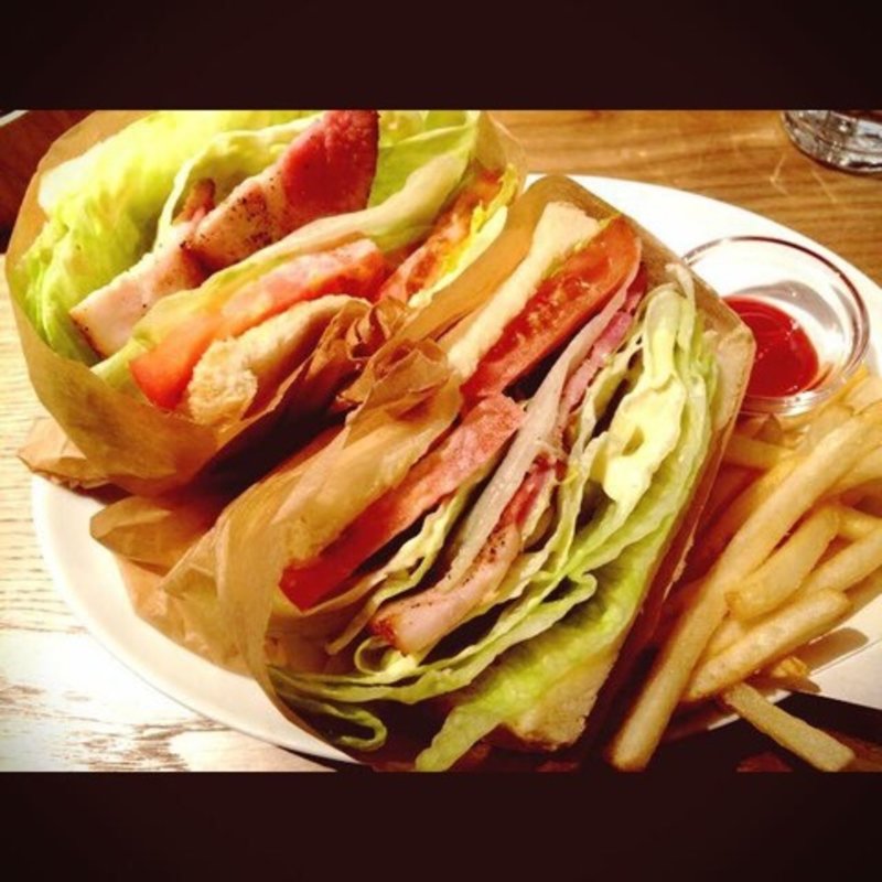 BLTサンド（フライドポテト付）(クアトロ ラボ （QUATTRO LABO）)