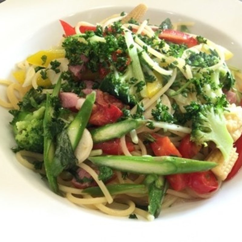 彩野菜のペペロンチーノ(クチナーレ （Cucinare）)