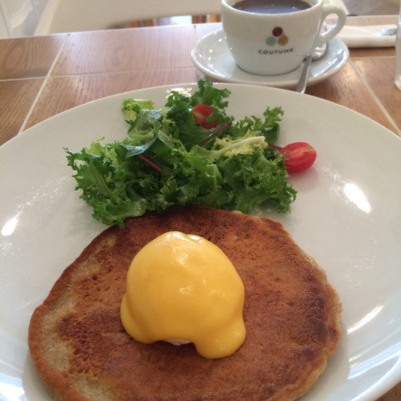 そば粉パンケーキのエッグベネディクト(クチューム 青山店 （COUTUME）)