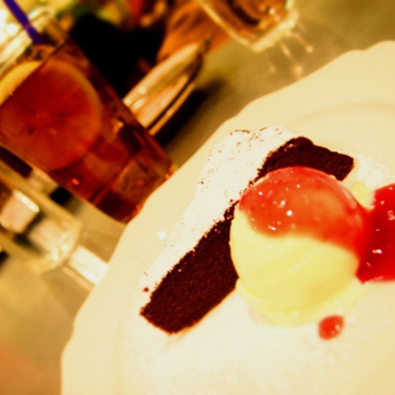 ガトーショコラ　～赤スグリとベリーのソース～(クックコープカフェ アトレ川崎店 （COOK COOP CAFE）)