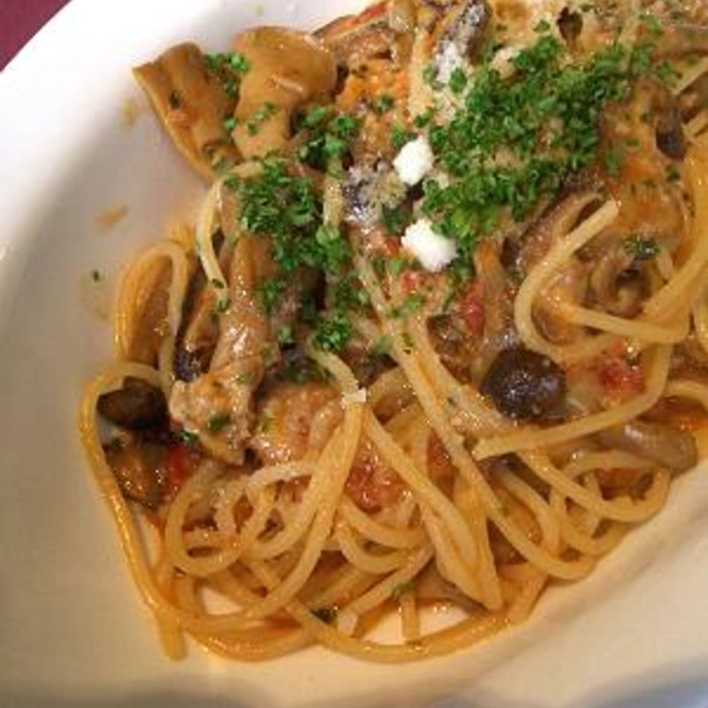 ポルチーニとキノコのトマトクリーム(クッチーナ いわなが)