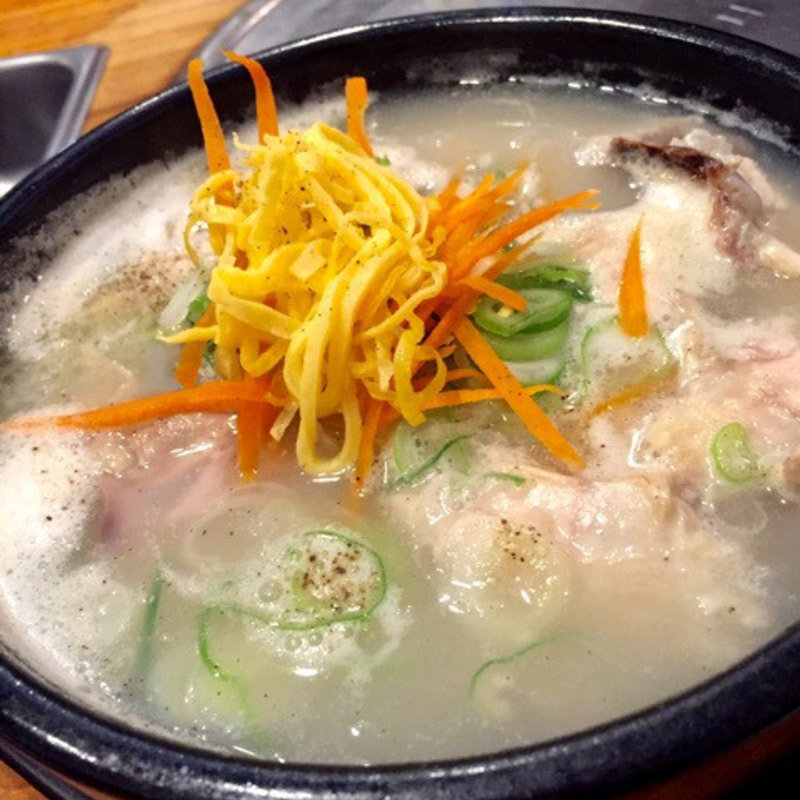 参鶏湯(ハンヤンクッパヤ)