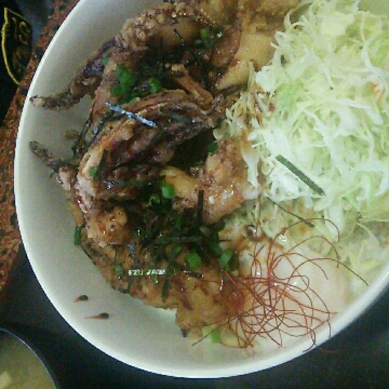 イカゲソ丼(くまねこ食堂 )