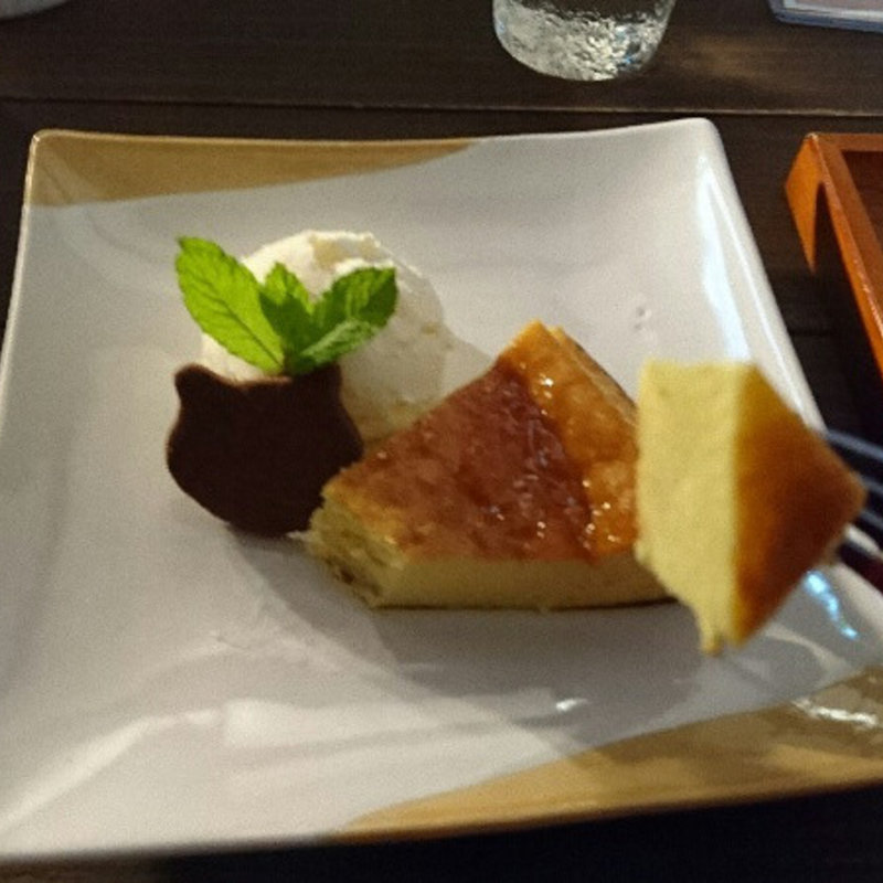 ベイクドチーズケーキと紅茶のセット(くまのこ )